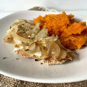 milanesa a la fugazzeta con puré mixto